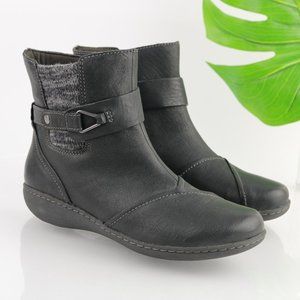 Clarks Women's Fianna Adley Boot Size 8.5 Wide Black Leather Comfy Light Casual